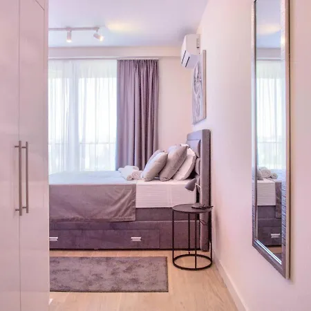 Metropolitan - View Apartment